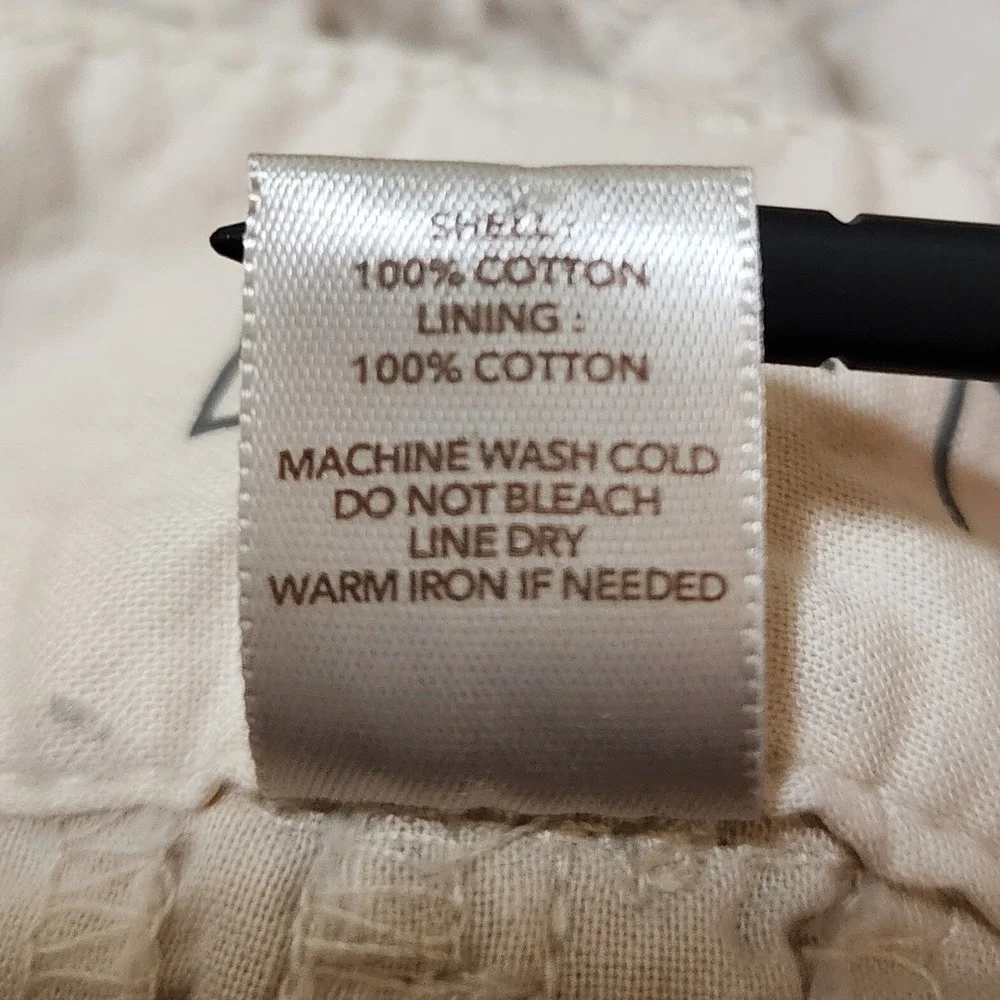 Ann‎ Taylor LOFT Size 00 Ivory Cream Eyelet Cloth Mid Rise Original Shorts